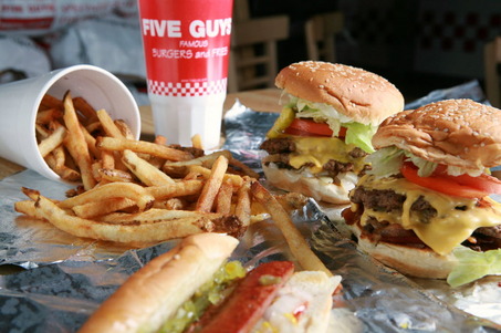 ¡Únete al Equipo de Five Guys! Oportunidades Laborales para Amantes de la Comida